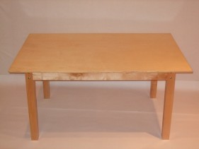 table (120 x 80 x 57 cm)